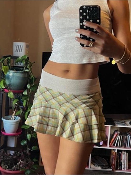 Hollister Dresses & Skirts - Vintage Hollister plaid mini skirt, tiered ruffle hem